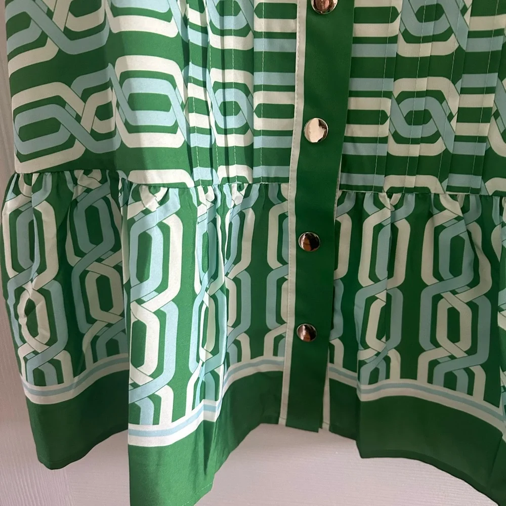 THML Green Geometric Button-Up Blouse - Picture 1 of 5